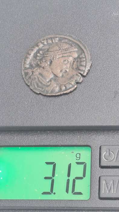 Ancient Roman Coin CONSTANTIUS II Centenniolis 336-360 A.D. GALDIATOR HORSEMAN WAR BATTLE
