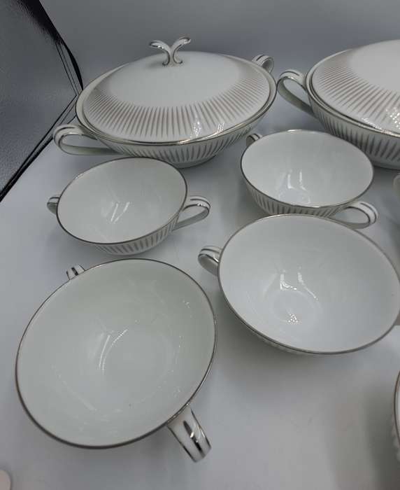 Vintage Noritake BIARRITZ 2 Round Covered Vegetable Tureens and 6 Flat Cream Soup Bowls