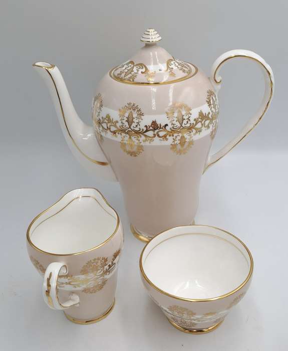 Beautiful 16pc Vintage Royal Grafton Fine bone China Tea set -Gold Trim -Mint Condition