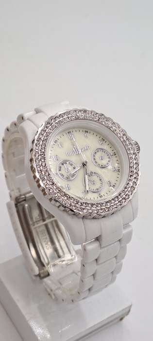 Pre-owned ladies fun watch by Woolworths, quartz movement