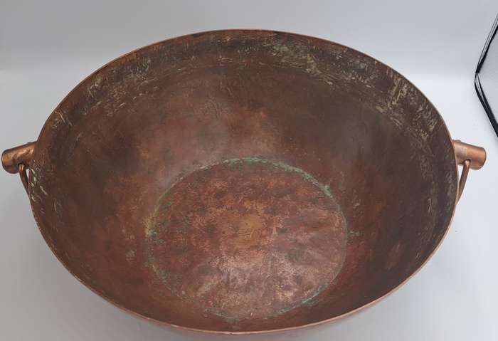 Large Original Vintage DE KLERK Red Copper Bowl with Handles 38cm x 31,8cm x 14,3cm
