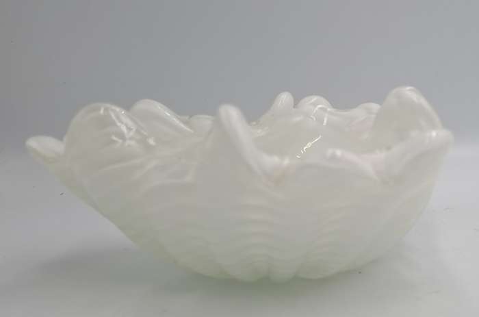 Murano Art Glass Brilliant White Swirl Vase 7,5cm x 17cm x 18cm