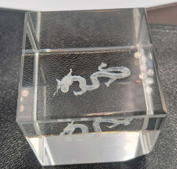 Chinese Dragon Crystal Glass Paperweight 3D Laser Etched Cube-Boxed 4,5cm x 5cm x 5cm