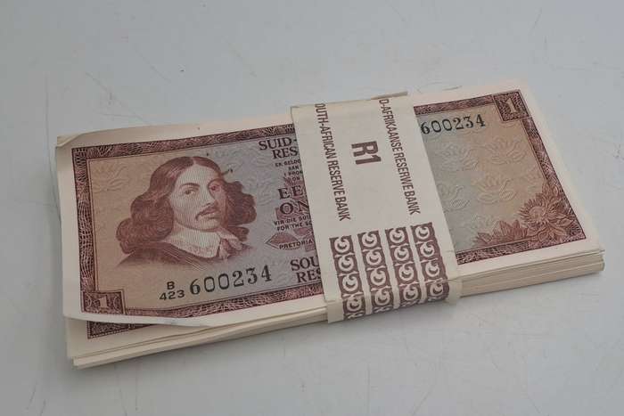 Lot of 66- 1975 De Jongh R1 Notes Afr-Eng-3rd Issue In Sequence Uncirculated