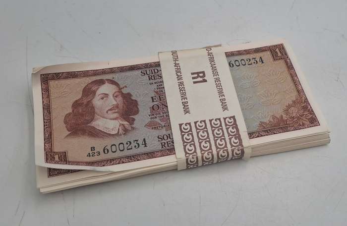 Lot of 66- 1975 De Jongh R1 Notes Afr-Eng-3rd Issue In Sequence Uncirculated