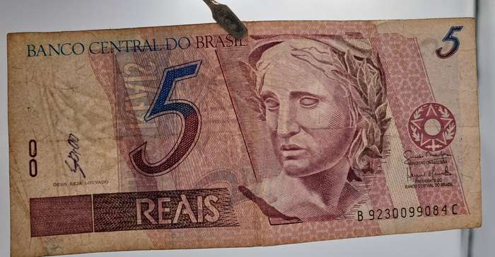1997-2009 Brazil 5 Reais 1st. Family, Watermark "Flag"