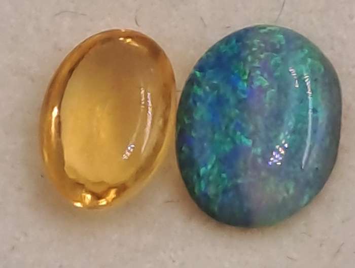 2 Opal Gemstones 7x5mm -0,15ct  and  8x6mm