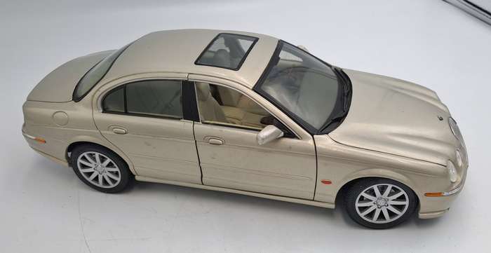 1999 Jaguar S-Type Maisto Die Cast 1/18 Scale-No Box