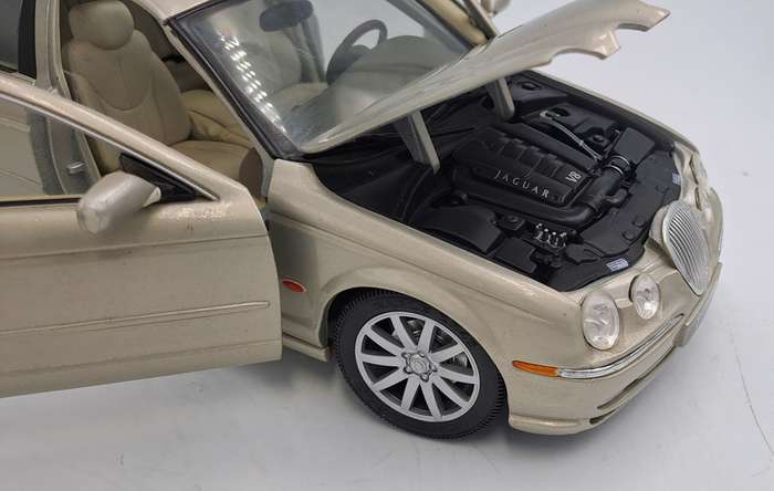 1999 Jaguar S-Type Maisto Die Cast 1/18 Scale-No Box