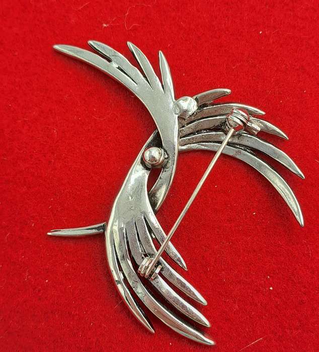 Vintage Marcasite Brooch -White Metal 5,5cm x 6,8cm