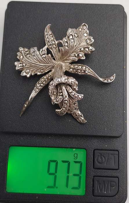 Vintage Marcasite Brooch -White Metal 4,5cm x 5,2cm