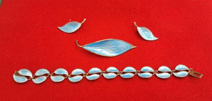 Vintage David Andersen Norway Sterling Silver & Enameled Leaf Designed Bracelet Earrings& Brooch set