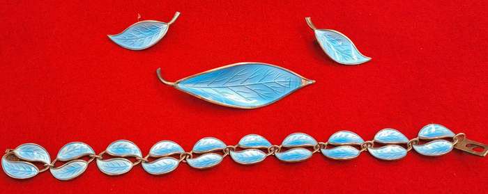 Vintage David Andersen Norway Sterling Silver & Enameled Leaf Designed Bracelet Earrings& Brooch set