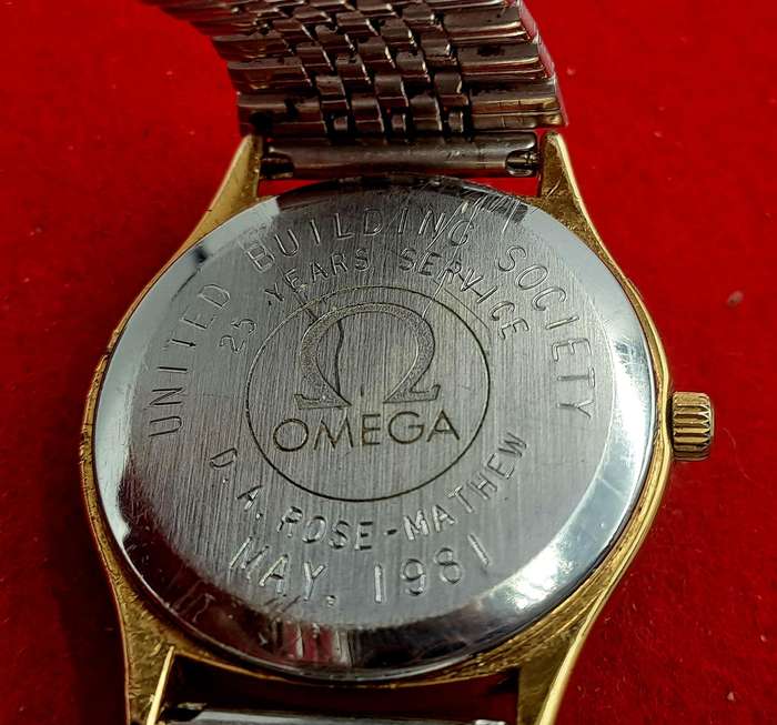 Vintage 1980's Omega quartz 1384 watch with United Logo -engraved -running but need repairs