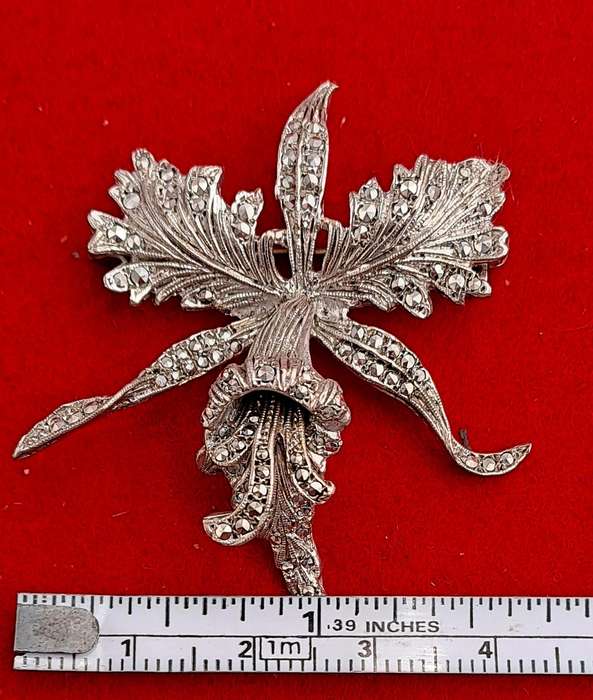 Vintage Marcasite Brooch -Marked Silver 4,3cm x 4,9cm