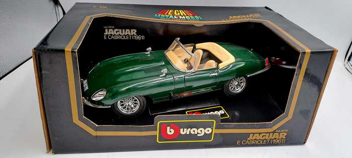Burago 1/18 Scale Diecast 3026 - Green 1961 Jaguar E Type Cabriolet -