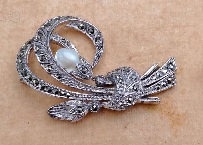 Vintage silver plate Marcasite brooch-Boxed