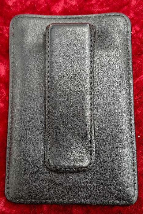 Brookstone leather Card/ID Holder with Clip   10,5cm x 7cm