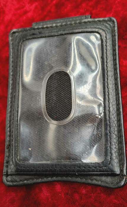 Fossil leather Card /id Holder ? Magnetic Clip 10cm x 7cm