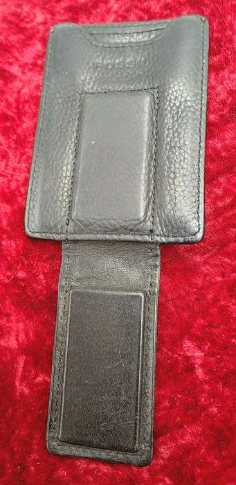 Fossil leather Card /id Holder ? Magnetic Clip 10cm x 7cm