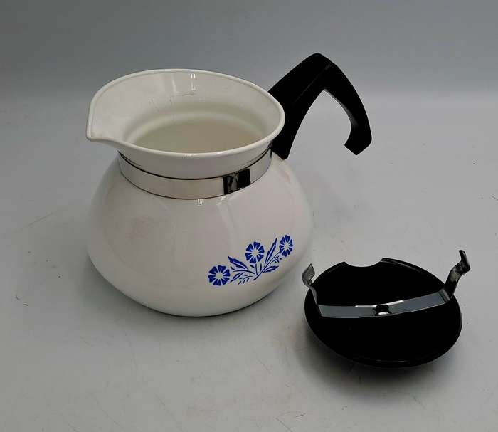 Vintage 1 Cup Corning Ware pot