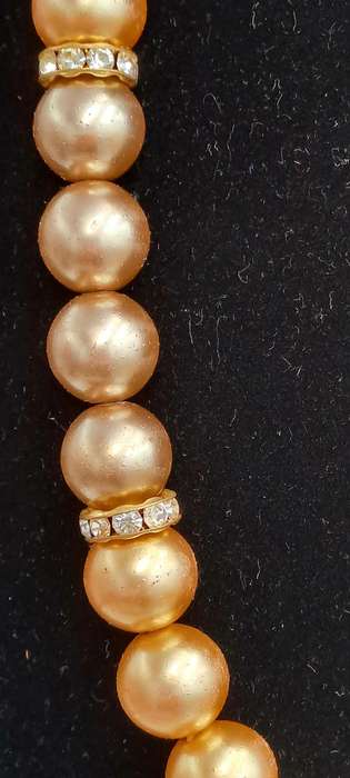 Pre-Owned  2 x Honey Necklaces in Honey Tin -Costume Jewelry -faux or simulated pearls