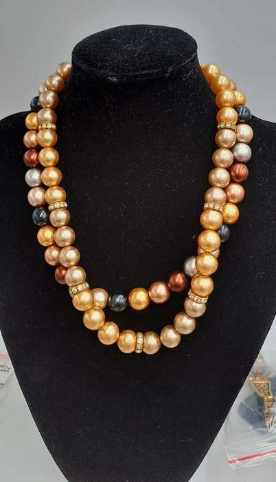 Pre-Owned  2 x Honey Necklaces in Honey Tin -Costume Jewelry -faux or simulated pearls