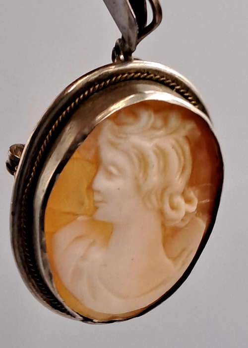 Vintage Cameo Brooch Pendant 80% silver(Hairline crack )