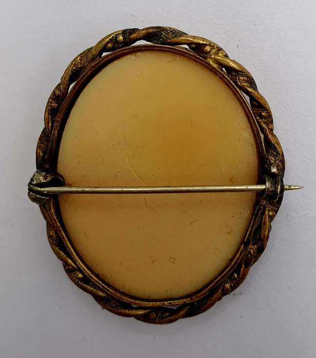 Vintage Cameo Brooch 4cm x 3,5cm