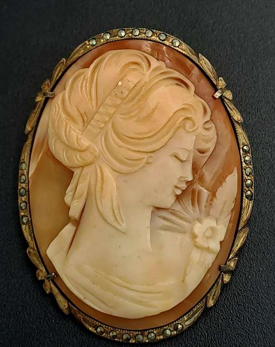 Large Vintage Cameo Brooch Pendant 5cm x 4cm-80% silver