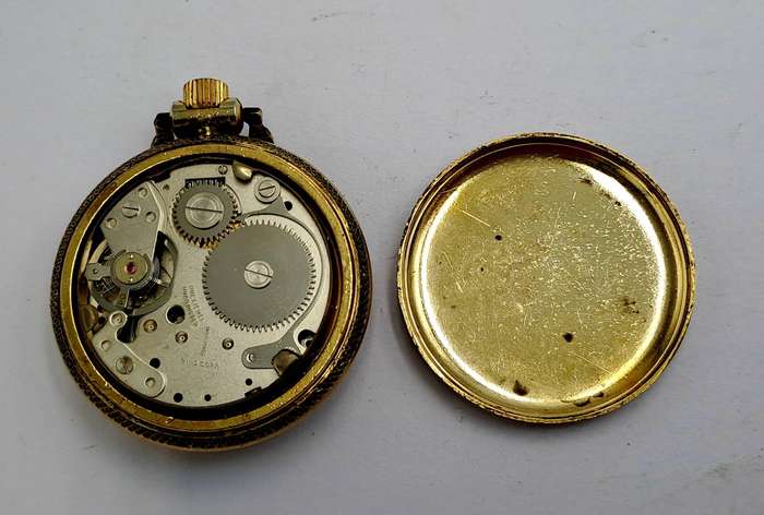 Vintage Swiss Made Ladies Prefect Super de Luxe pocket watch-NOT WORKING