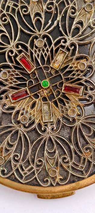Vintage  Ladies Powder Compact