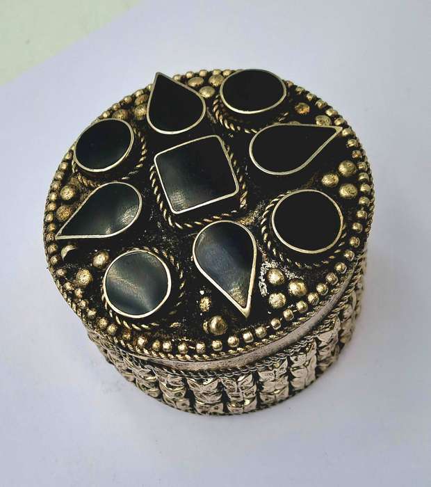 Vintage Trinket Box Black enamel teardrop and square inlays see condition