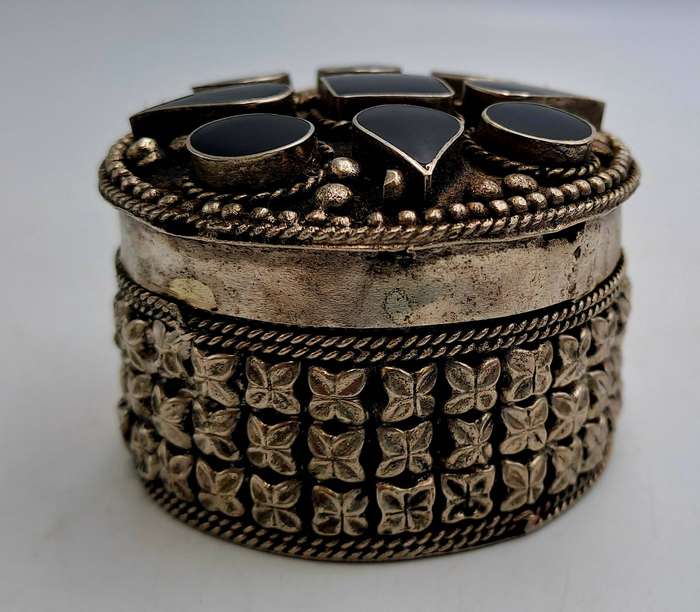 Vintage Trinket Box Black enamel teardrop and square inlays see condition