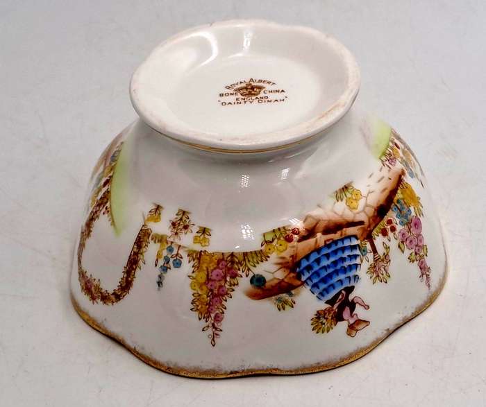 Rare 1930's Royal Albert Dainty Dinah sugar Bowl -Excellent Condition (2 available)