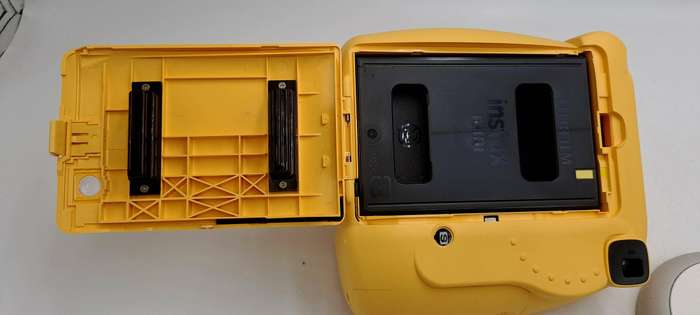 Fujifilm Instax Cute and Compact Minion Body Design Mini 8 Film Camera (Yellow)