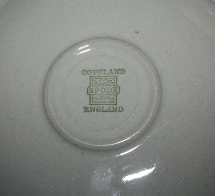 Spode "MEADOW SWEET "Tea pot and 6 Duo's- England- 1 cup is chipped