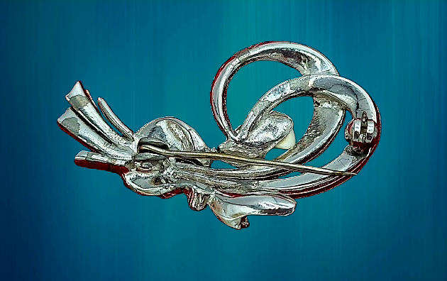 Vintage silver plate Marcasite brooch-Boxed