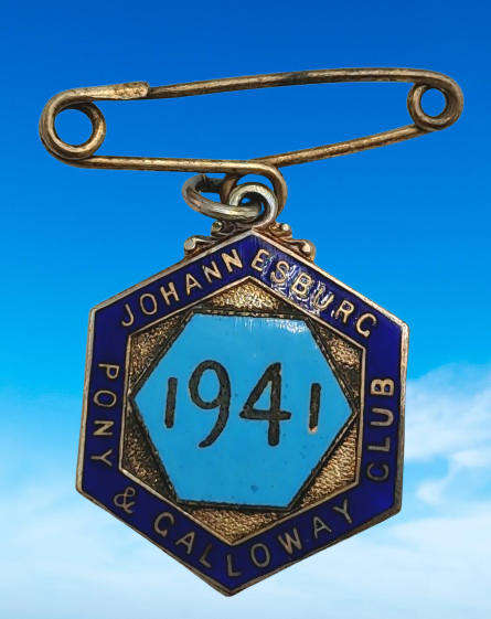 Vintage 1941 Johannesburg Pony& Galloway CLUB No  4 Badge -Brass & Enamel