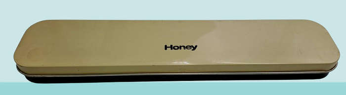 Pre-Owned  2 x Honey Necklaces in Honey Tin -Costume Jewelry -faux or simulated pearls