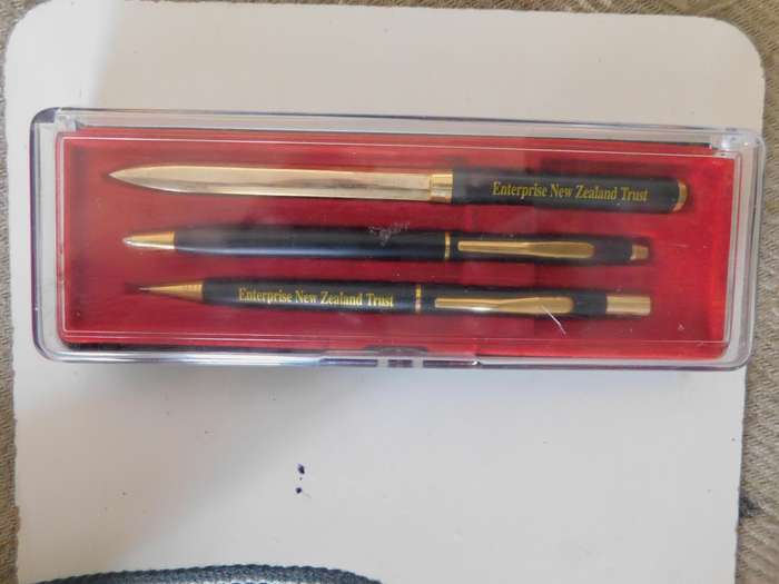 CROSS STYLE - PEN, PENCIL Set [PEN] Inscription on items.