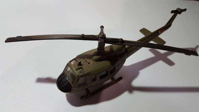 ERTL 1989 - Bell Huey US Army Helicopter