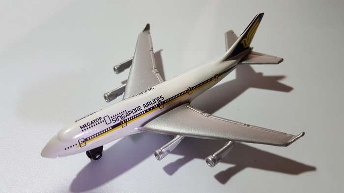MATCHBOX 1988 Boeing 747-400 Megatop Singapore Airlines