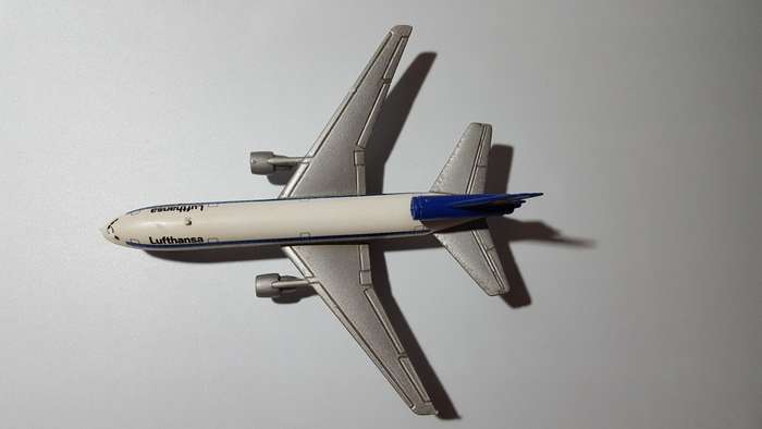 ERTL 1988 DC-10 Lufthansa