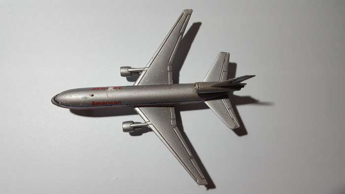 ERTL 1988 DC-10 American Airlines