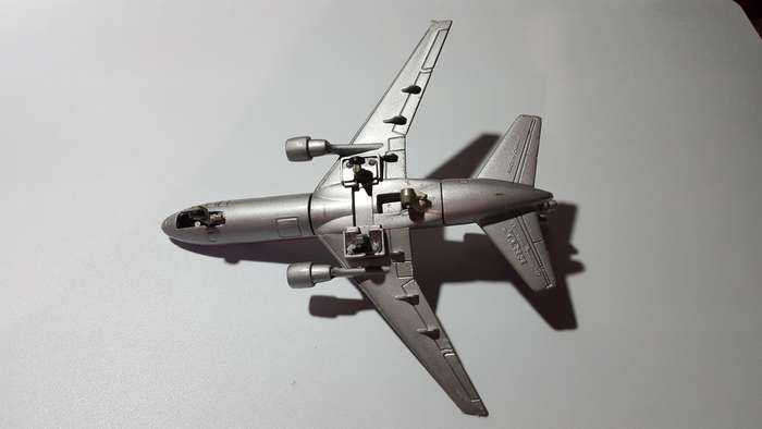 ERTL 1988 DC-10 American Airlines
