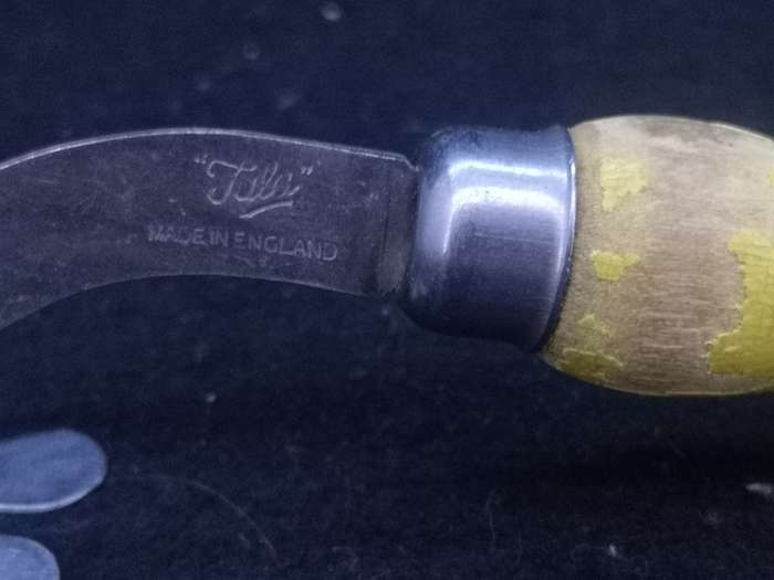 Tala segmenter tool with yellow wooden handle