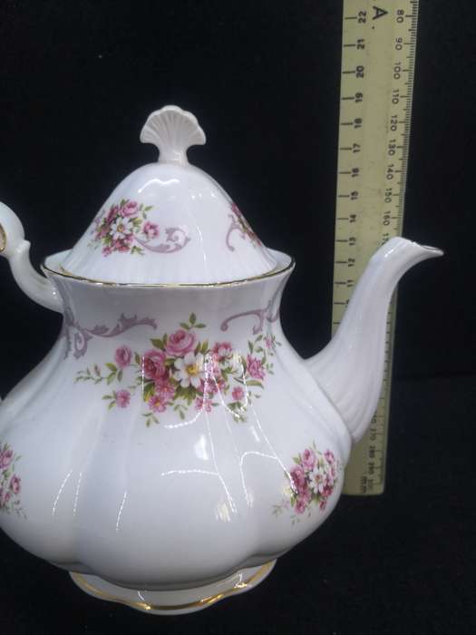 Paragon  Rose Bouquet Tea Pot