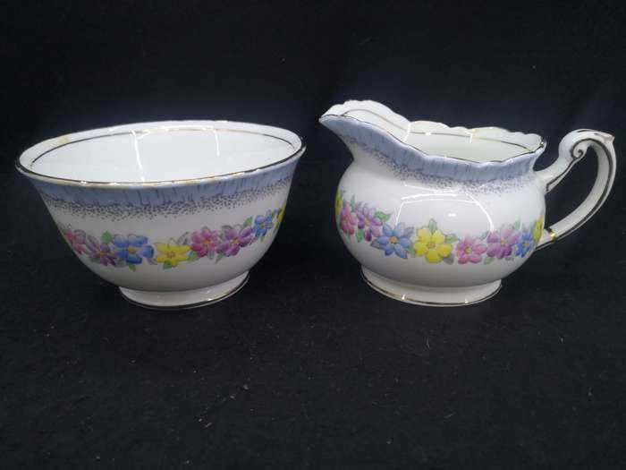 Stunning Vintage Foley milk and sugar