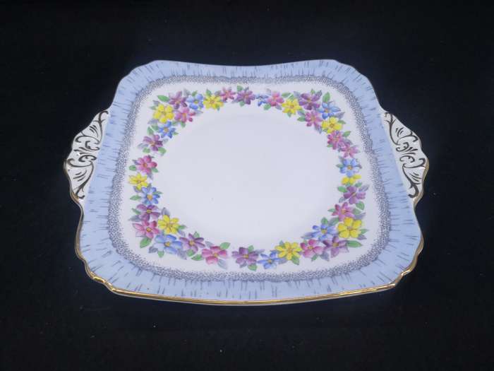 Stunning Vintage Foley floral cake plate